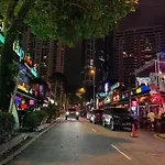 126 Bukit Ceylon 5 Minutes To Jalan Alor Pavilion Bukit Bintang 2R2B 8Pax