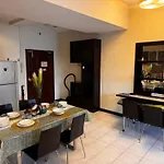 126 Bukit Ceylon 5 Minutes To Jalan Alor Pavilion Bukit Bintang 2R2B 8Pax