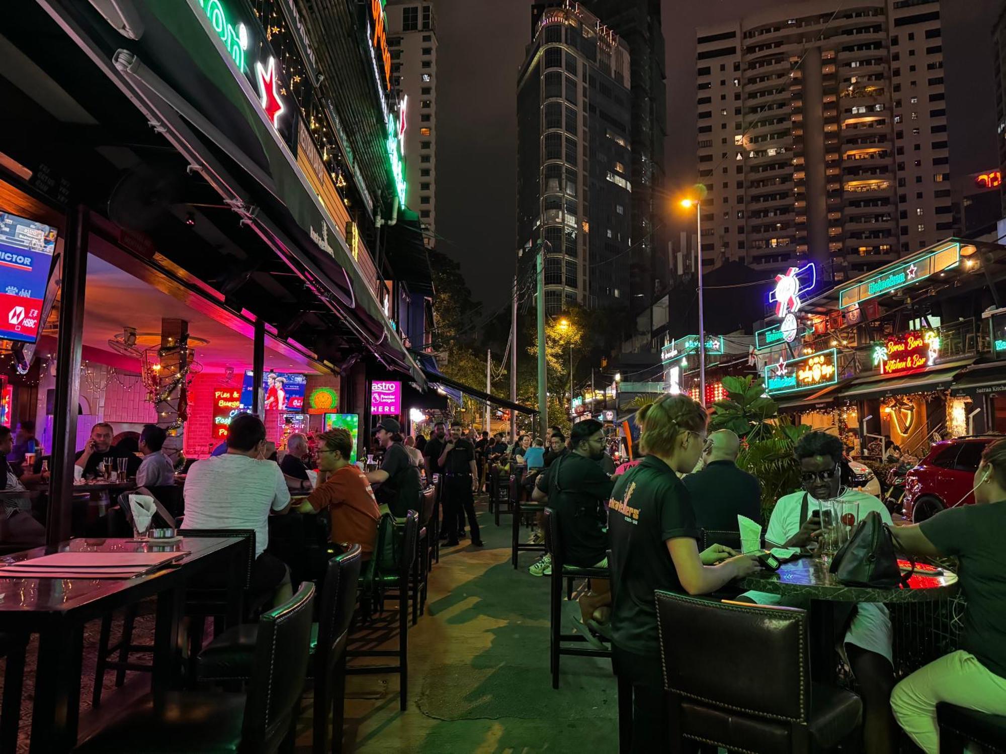 126 Bukit Ceylon 5 Minutes To Jalan Alor Pavilion Bukit Bintang 2r2b 8pax * Kuala Lumpur