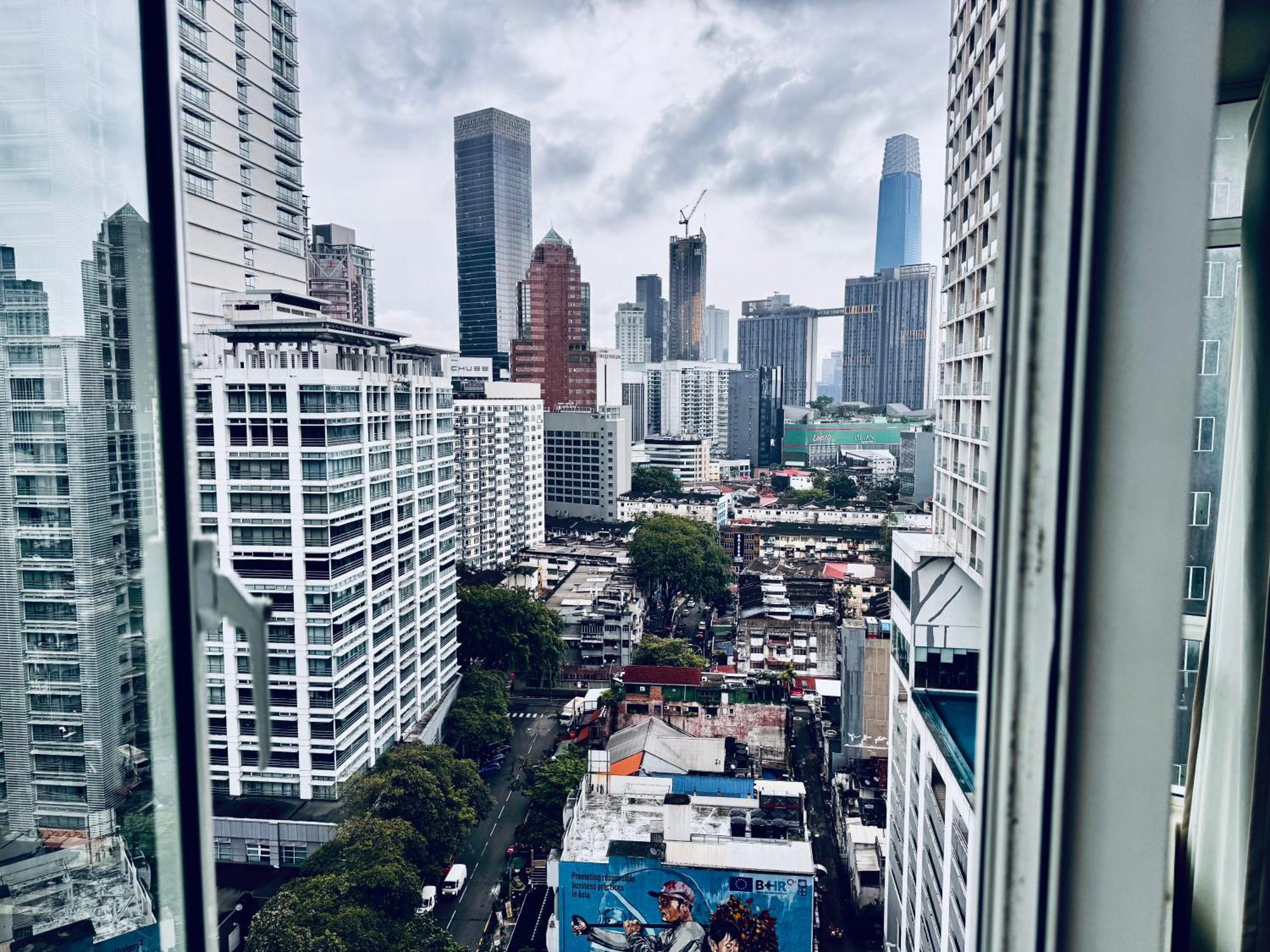 126 Bukit Ceylon 5 Minutes To Jalan Alor Pavilion Bukit Bintang 2r2b 8pax *