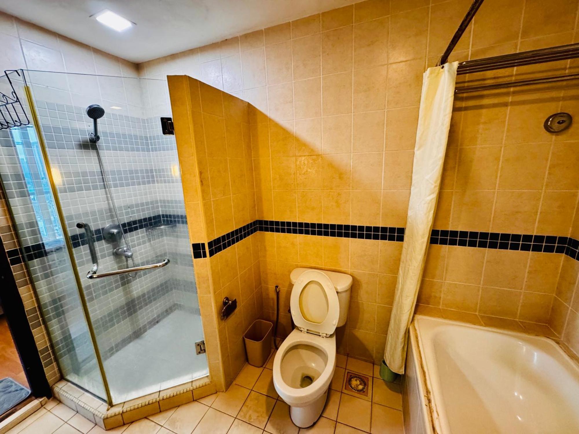 126 Bukit Ceylon 5 Minutes To Jalan Alor Pavilion Bukit Bintang 2r2b 8pax Kuala Lumpur