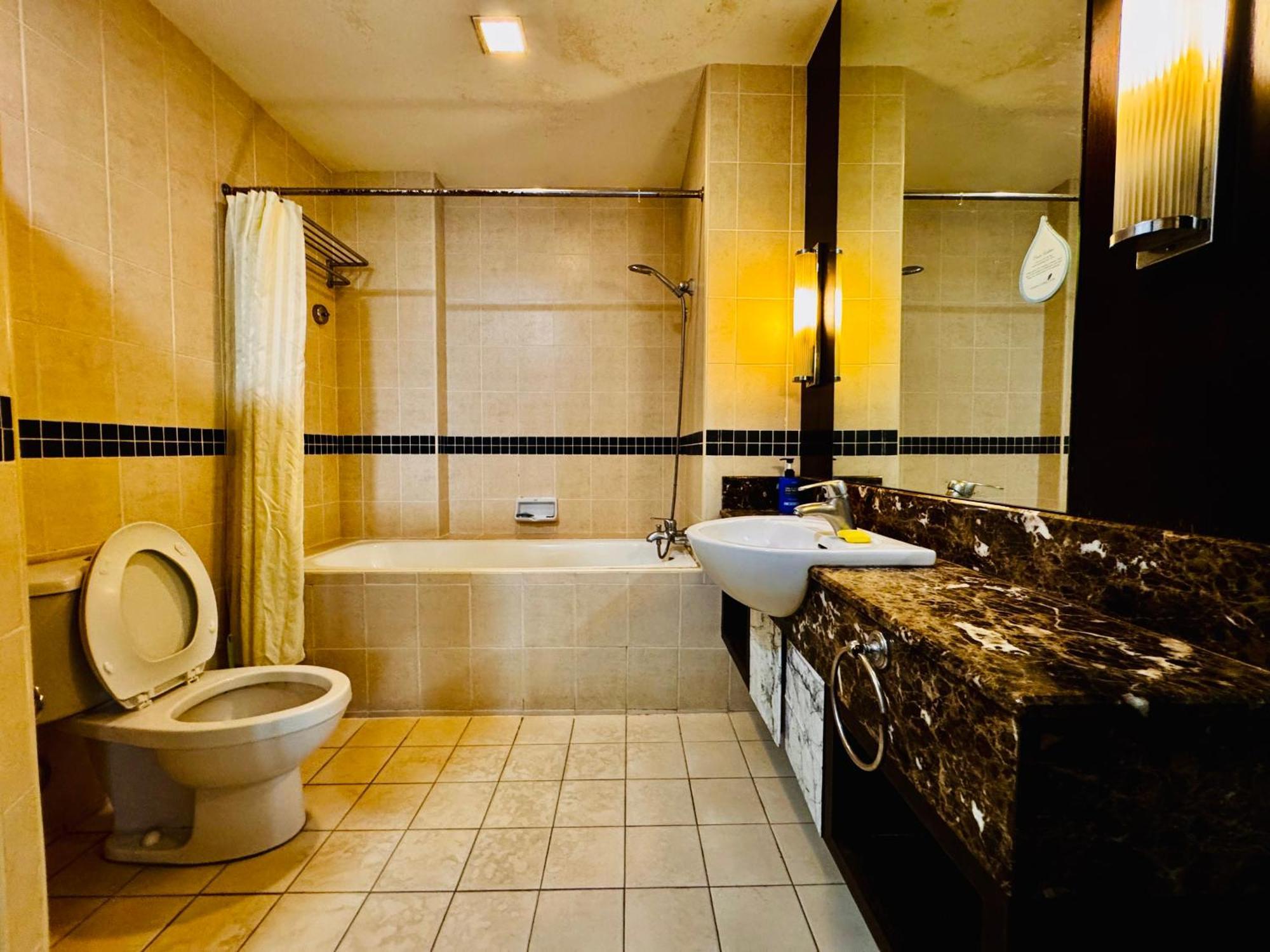 Pangsapuri 126 Bukit Ceylon 5 Minutes To Jalan Alor Pavilion Bukit Bintang 2r2b 8pax *