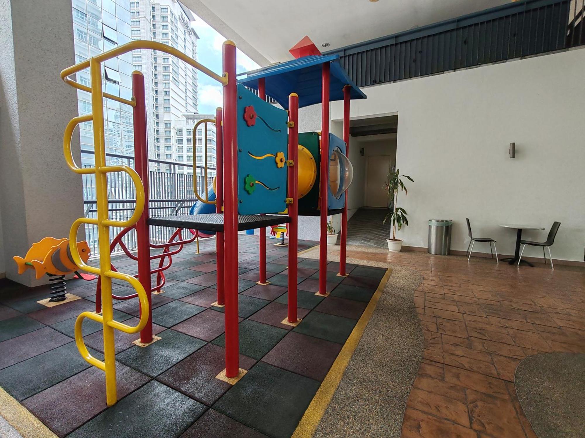 126 Bukit Ceylon 5 Minutes To Jalan Alor Pavilion Bukit Bintang 2r2b 8pax Pangsapuri *